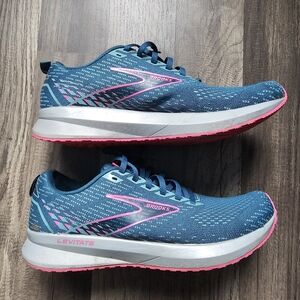 Brooks Women's Blue and Pink Running Shoes Levitate